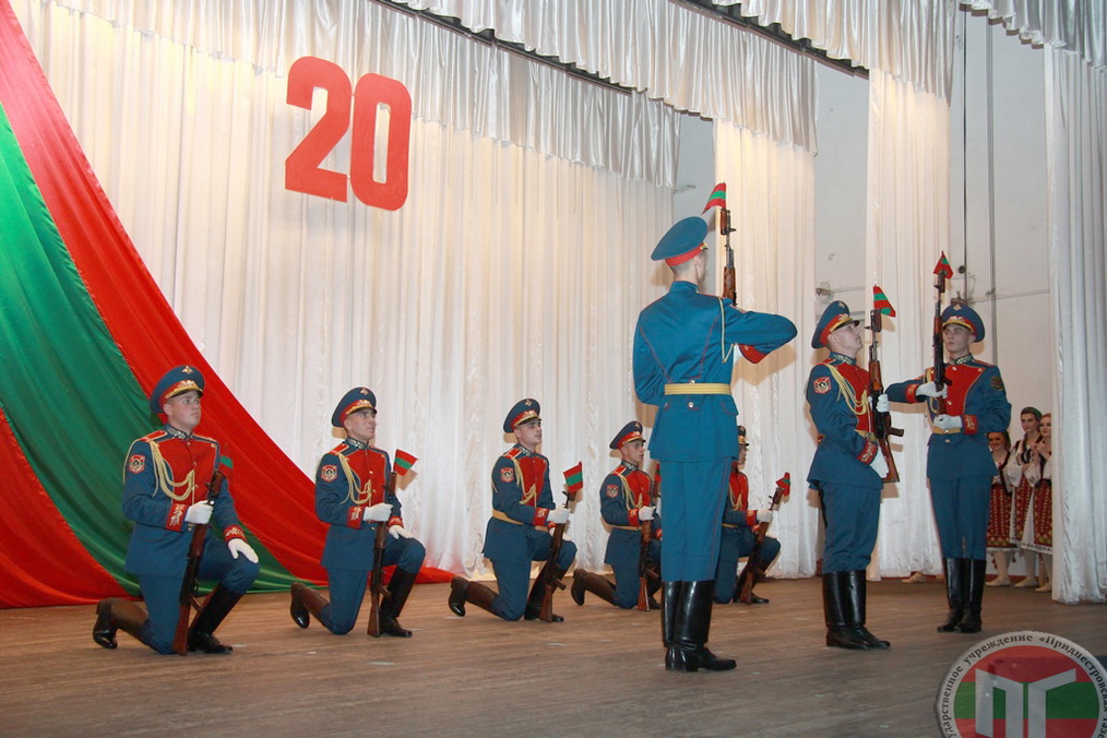 Визитная карточка приднестровской армии – рота почетного караула отмечает 20-летие со дня образования