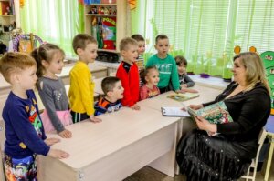 Читиць ын нумэрул де сымбэтэ, 4 юние, ал зиарулуй «Адевэрул Нистрян»: