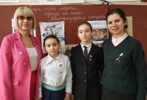Читиць ын зиарул де сымбэтэ, 11 мартие: