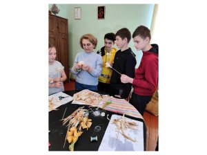 Читиць ын зиарул де сымбэтэ, 4 ноембрие, ал зиарулуй ностру