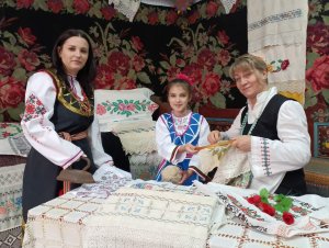 Читиць ын нумэрул де сымбэтэ, 4 априлие, ал зиарулуй ностру